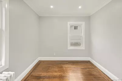 327 N Forest Avenue, Rockville Centre, NY 11570 - Photo 12