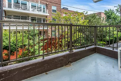 15 Hill Park Ave Avenue #1C, Great Neck, NY 11021 - Photo 24