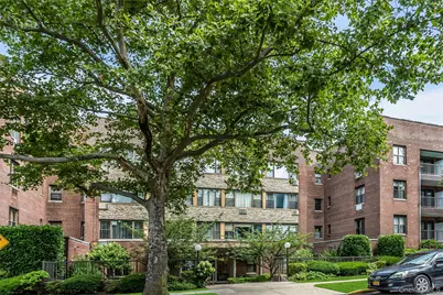 15 Hill Park Ave Avenue #1C, Great Neck, NY 11021 - Photo 2