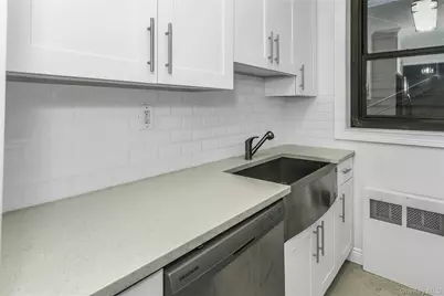 15 Hill Park Avenue #1C, Great Neck, NY 11021 - Photo 12