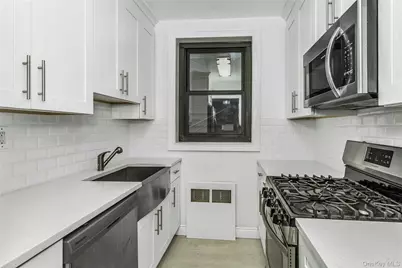15 Hill Park Avenue #1C, Great Neck, NY 11021 - Photo 4