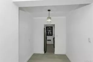 15 Hill Park Ave Ave, Great Neck, NY 11021 - Photo 12