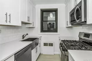 15 Hill Park Ave Ave, Great Neck, NY 11021 - Photo 14