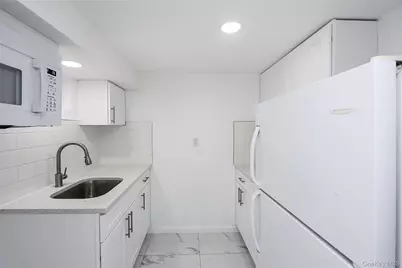 115 N Corona Avenue, Valley Stream, NY 11580 - Photo 32