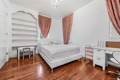 32-15 Murray Lane, Flushing, NY 11354 - Photo 14