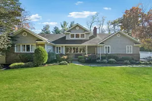 38 Colonial Dr, Huntington, NY 11743 - Photo 40