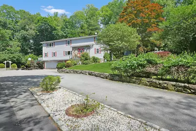 49 Nanny Hagen Road, Thornwood, NY 10594 - Photo 2