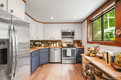 155 Revolutionary Road, Briarcliff Manor, NY 10510 - Photo 8