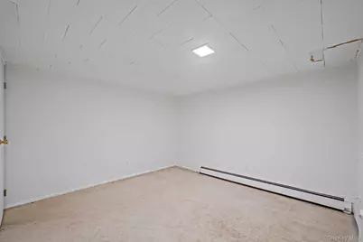 112 Cleveland Street, Bay Shore, NY 11706 - Photo 14