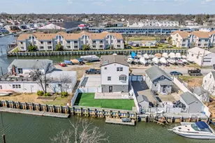 33 Dock Dr, Freeport, NY 11520 - Photo 2