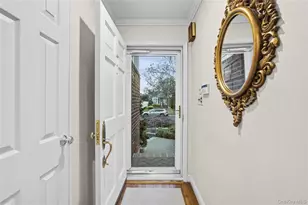 7 Judith St, Plainview, NY 11803 - Photo 8