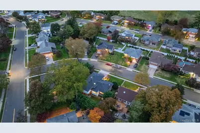 7 Judith Street, Plainview, NY 11803 - Photo 40