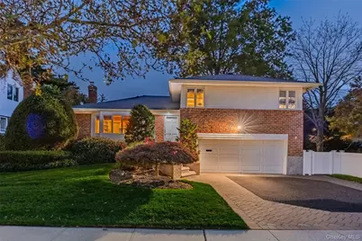 7 Judith Street, Plainview, NY 11803 - Photo 2