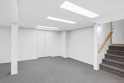 7 Judith Street, Plainview, NY 11803 - Photo 34