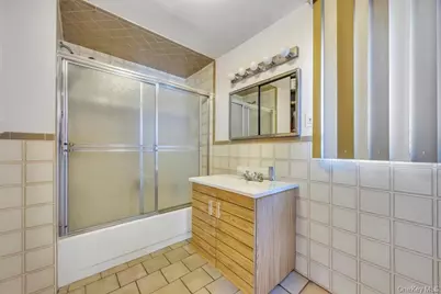 149 Foster Avenue, Valley Stream, NY 11580 - Photo 26