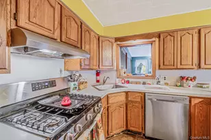 51 Cedar Ave, Patchogue, NY 11772 - Photo 12