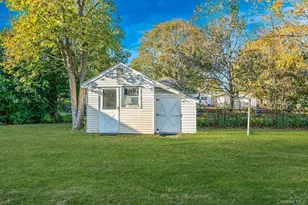 51 Cedar Ave, Patchogue, NY 11772 - Photo 26