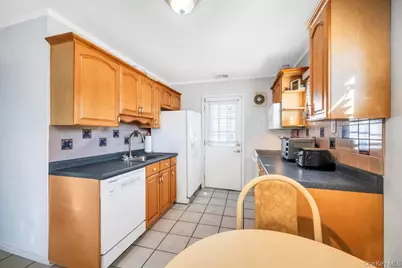 22 Hospital Road, Patchogue, NY 11772 - Photo 10