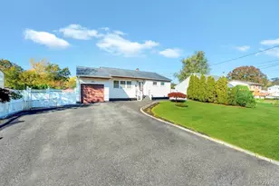 22 Hospital Rd, Patchogue, NY 11772 - Photo 2