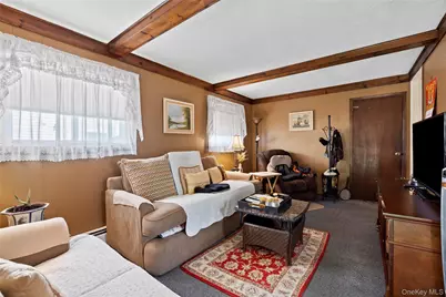 461 N Newbridge Road, Levittown, NY 11756 - Photo 20