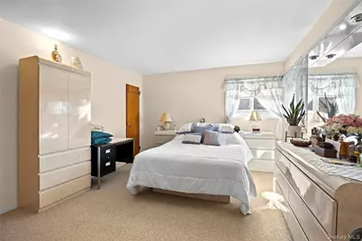 461 N Newbridge Road, Levittown, NY 11756 - Photo 32