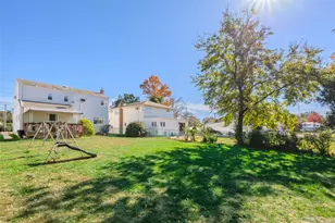 461 N Newbridge Rd, Levittown, NY 11756 - Photo 4