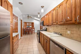 146 Caroline Ave, Garden City South, NY 11530 - Photo 14