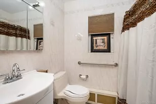 146 Caroline Ave, Garden City South, NY 11530 - Photo 10