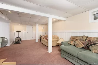 146 Caroline Avenue, Garden City South, NY 11530 - Photo 16