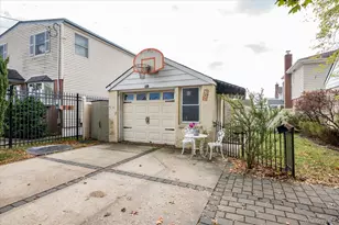 146 Caroline Ave, Garden City South, NY 11530 - Photo 26