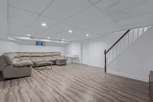 14 Nirvana Ave, Great Neck, NY 11023 - Photo 20