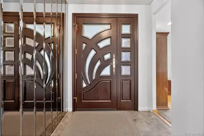 200 Mallory Avenue, New York, NY 10305 - Photo 2