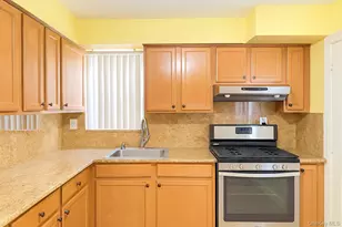 111-66 158th St, Jamaica, NY 11433 - Photo 6