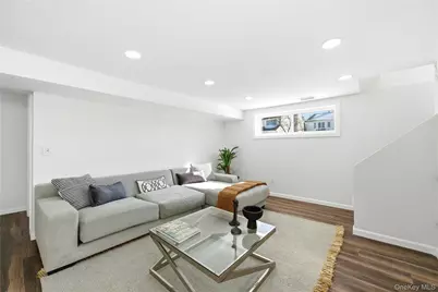 20 Briarwood Lane, Plainview, NY 11803 - Photo 12