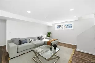 20 Briarwood Ln, Plainview, NY 11803 - Photo 12