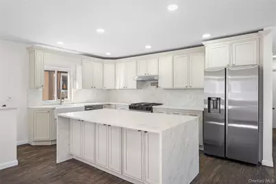 20 Briarwood Lane, Plainview, NY 11803 - Photo 20