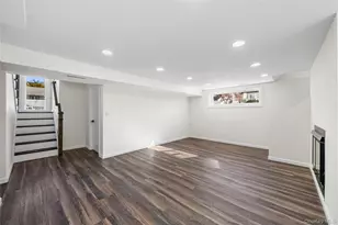 20 Briarwood Ln, Plainview, NY 11803 - Photo 32