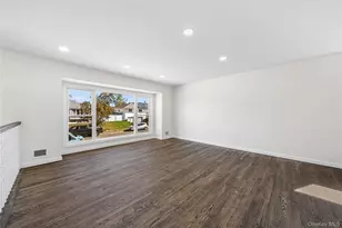 20 Briarwood Ln, Plainview, NY 11803 - Photo 28