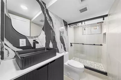 20 Briarwood Lane, Plainview, NY 11803 - Photo 22