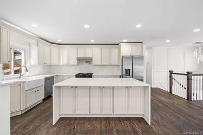 20 Briarwood Lane, Plainview, NY 11803 - Photo 16