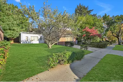 147-01 70th Avenue, Kew Gardens, NY 11367 - Photo 14