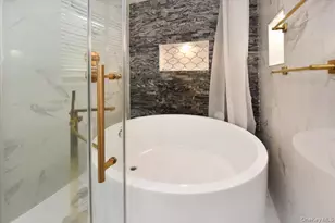 85-35 Edgerton Blvd, Jamaica, NY 11432 - Photo 22