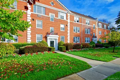 127 Second Street #D-1, Garden City, NY 11530 - Photo 2