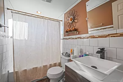 36 American Avenue, Coram, NY 11727 - Photo 18