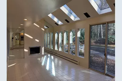 87 McCulloch Drive, Dix Hills, NY 11746 - Photo 10