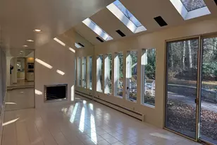 87 McCulloch Dr, Dix Hills, NY 11746 - Photo 10