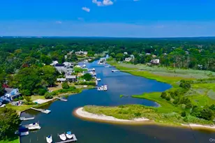 16 Walker Ct, East Quogue, NY 11942 - Photo 4