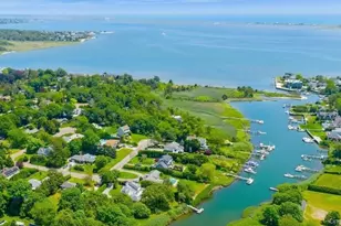 16 Walker Ct, East Quogue, NY 11942 - Photo 2