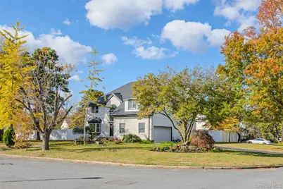 21 Pine Edge Place, Dix Hills, NY 11746 - Photo 2