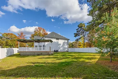 21 Pine Edge Place, Dix Hills, NY 11746 - Photo 40